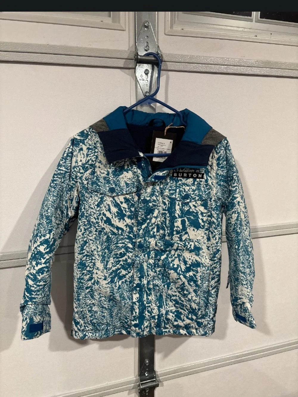 Burton Uproar Snowboard Jacket for Kids – Size M – Color Blue Blotto Tree